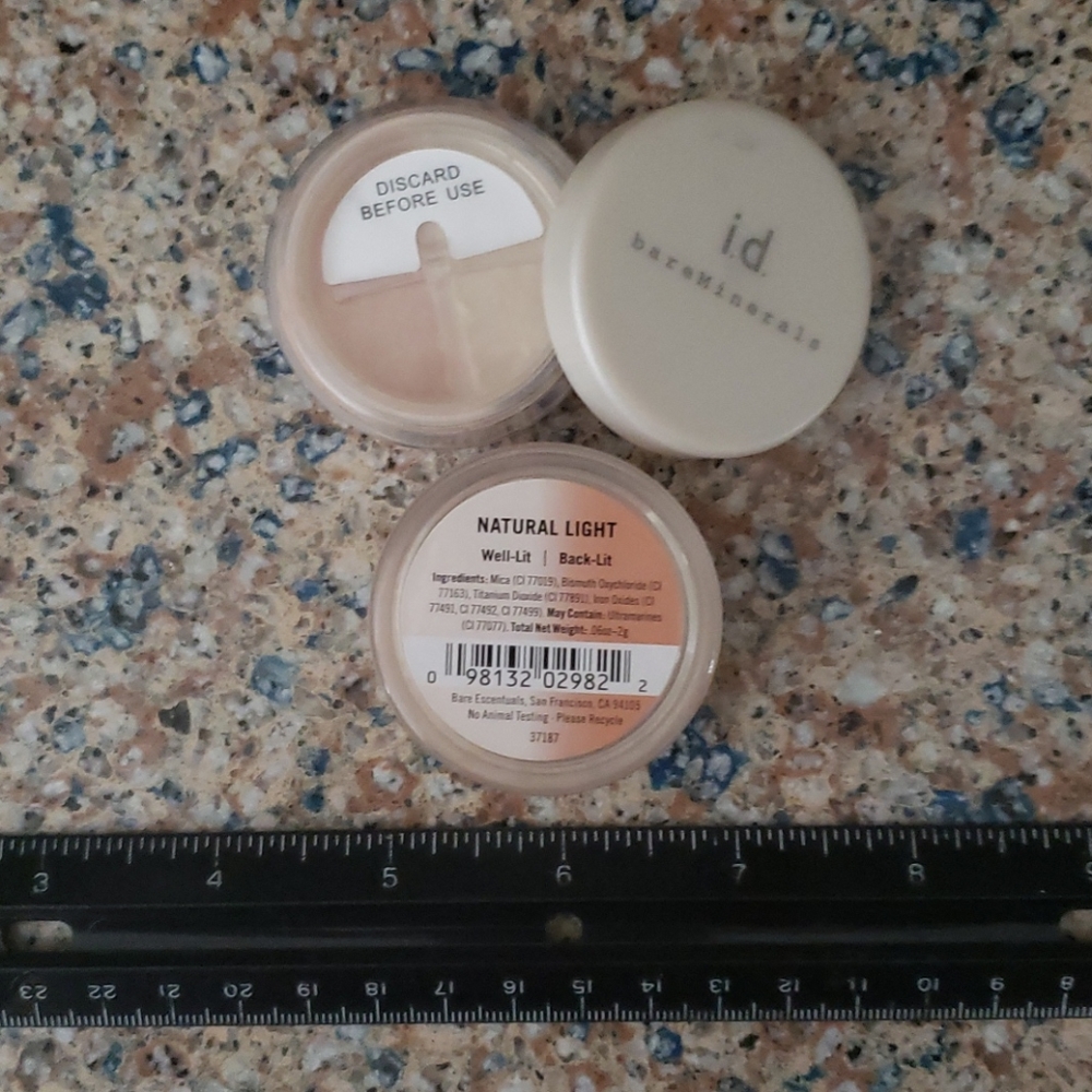 bareMinerals Natural Light Highlighting Duo